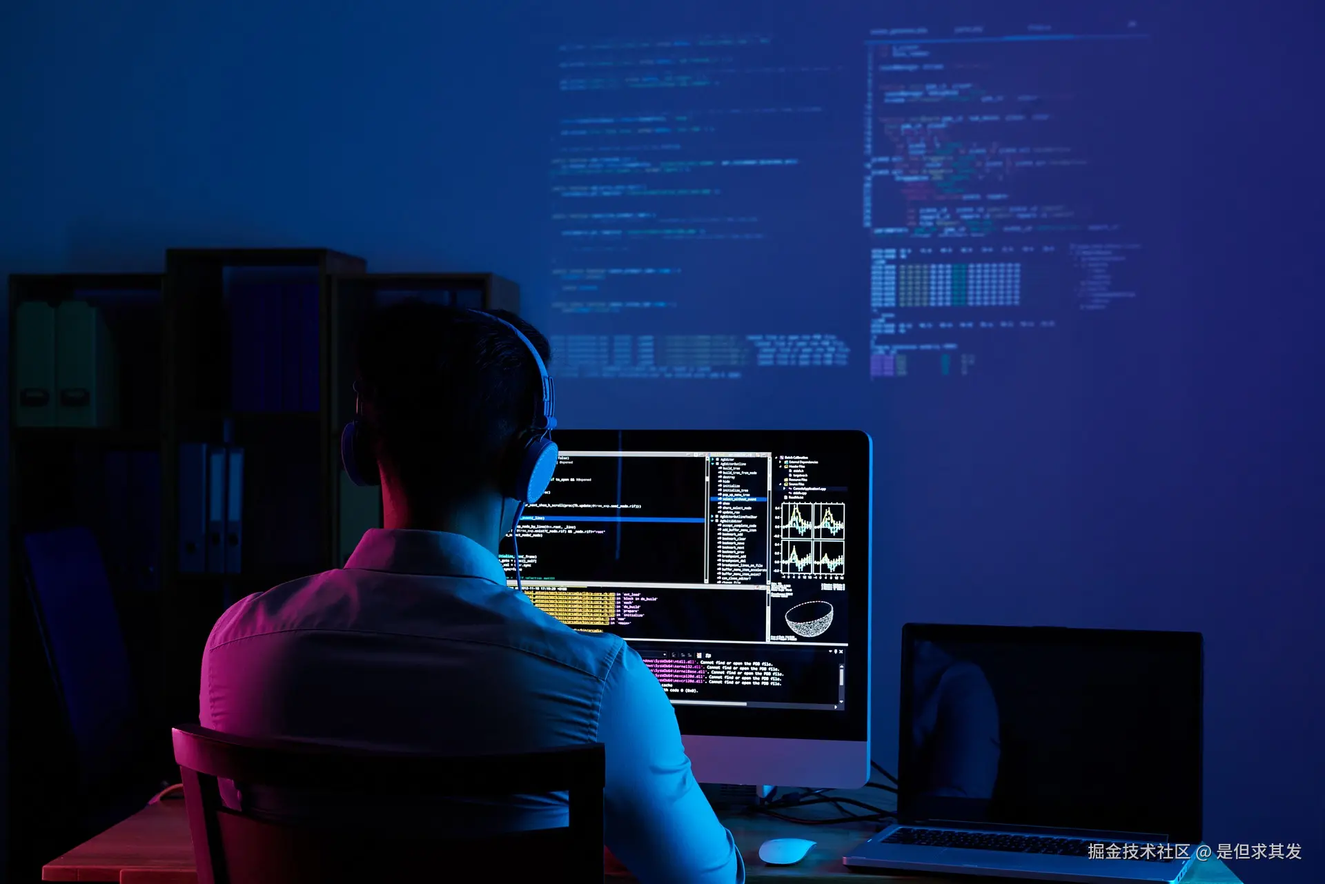 software-developer-6521720_1920.jpg