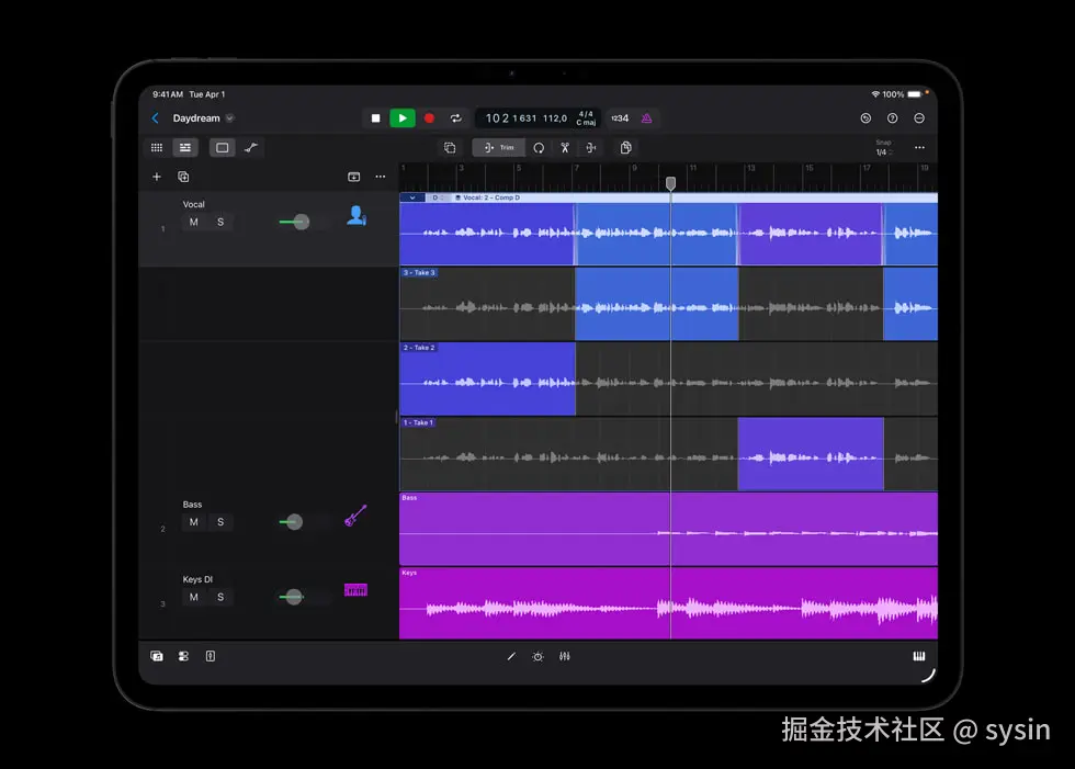 iPad Pro 上显示着 Logic Pro 中的快速扫动合成功能。