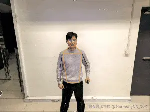 人体骨骼点识别跟踪_compressed.gif