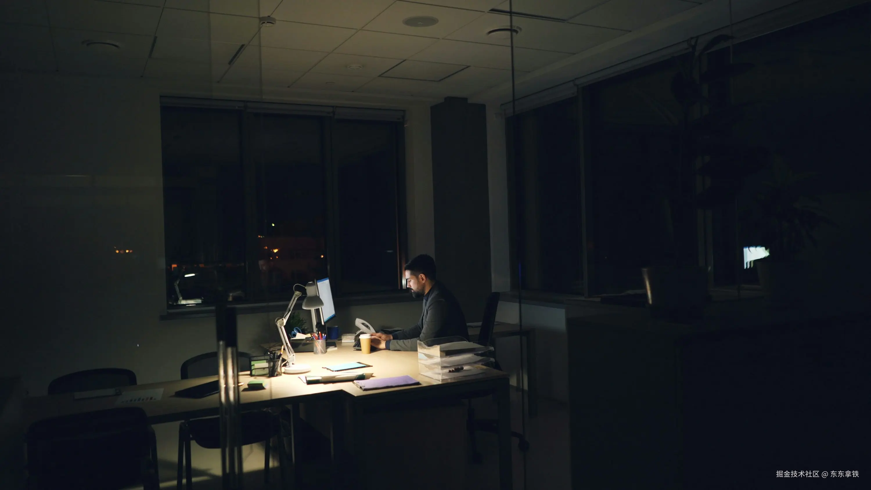 photo-1758520145147-c30bc656f314.jpeg